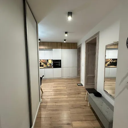 White Retro * ורוצלב